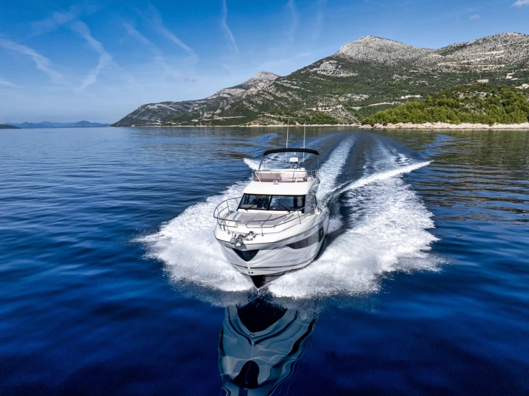Location Bateau à moteur à Dubrovnik - Jeanneau Prestige 420 Fly