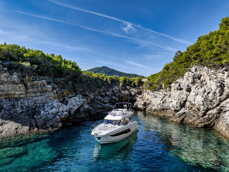Location bateau Jeanneau Prestige 420 Fly à Dubrovnik sur Samboat