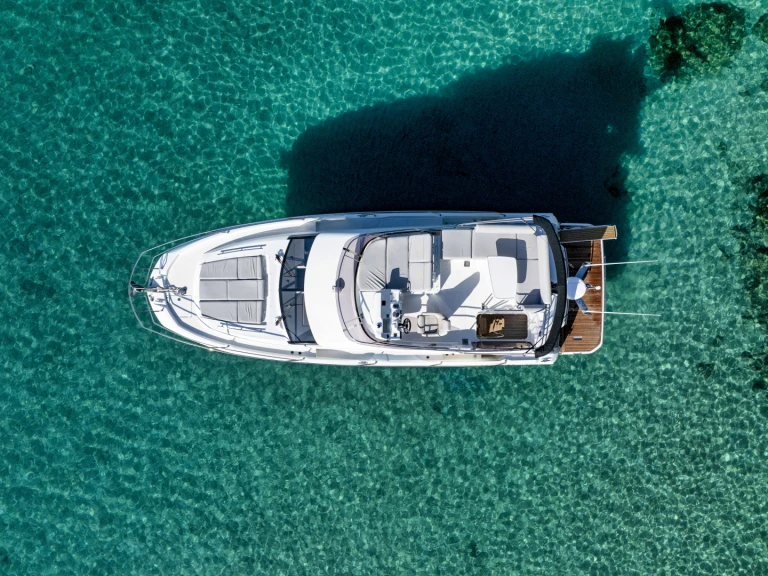 Location Bateau à moteur Jeanneau avec permis