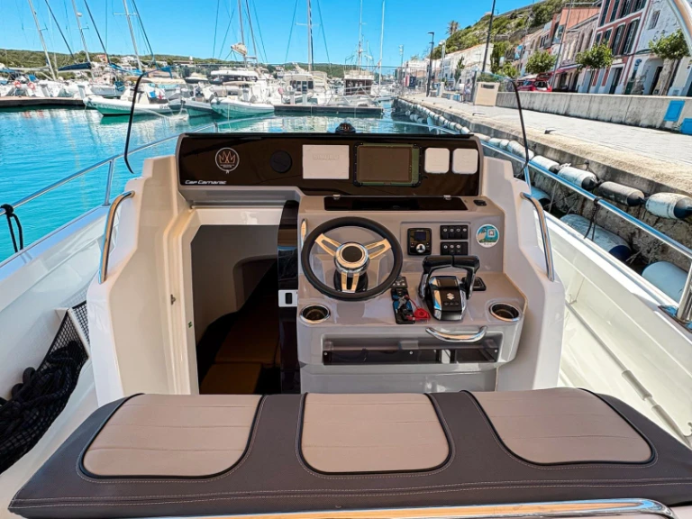 Louer Bateau à moteur avec ou sans skipper Jeanneau à Port Mahon