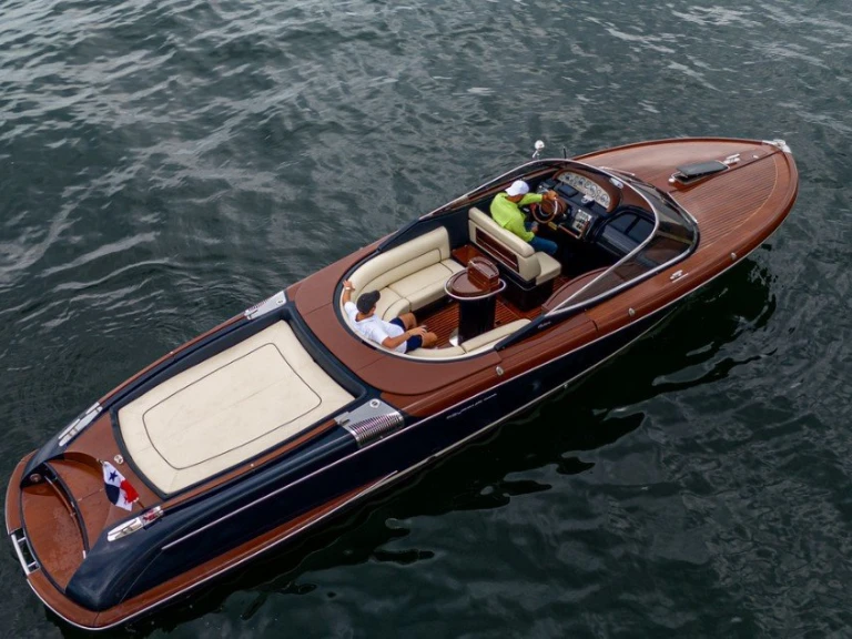 Bateau à moteur à louer à Panama City Beach au meilleur prix