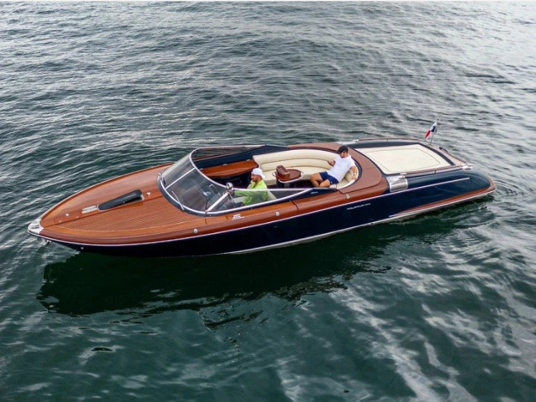 Louer Bateau à moteur avec ou sans skipper Riviera à Panama City Beach