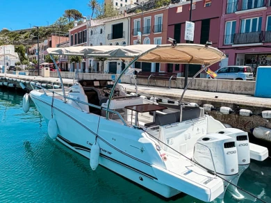 Alquiler de Jeanneau Cap Camarat 9.0 CC en Port Mahon