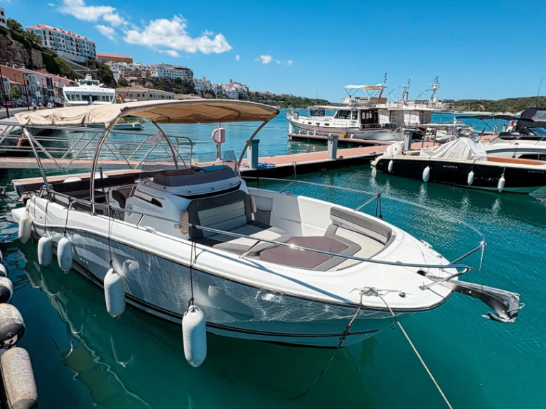 Location Bateau à moteur à Port Mahon - Jeanneau Cap Camarat 9.0 CC