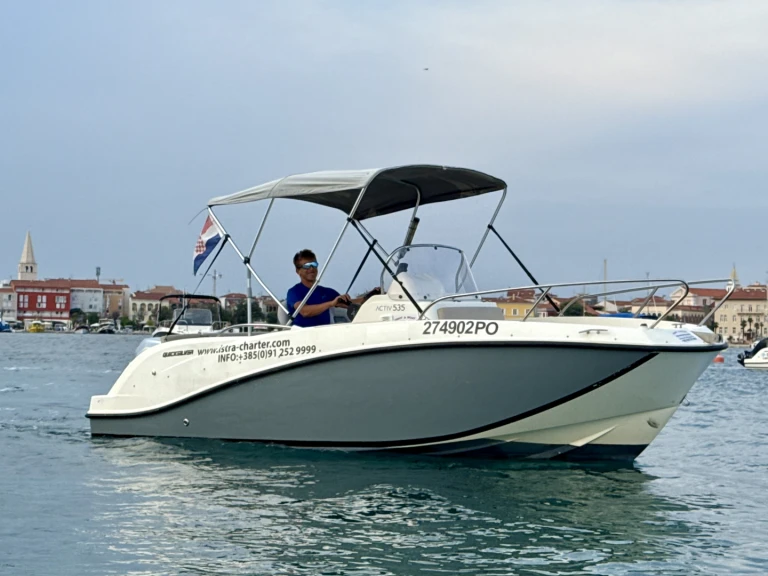Bateau à moteur à louer à Poreč au meilleur prix