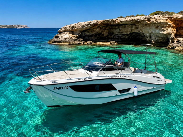Louer Bateau à moteur avec ou sans skipper Quicksilver à Poreč