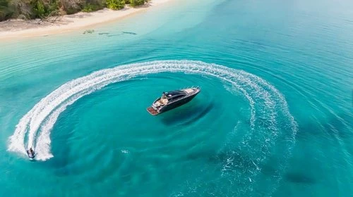 Location Bateau à moteur Azimut avec permis