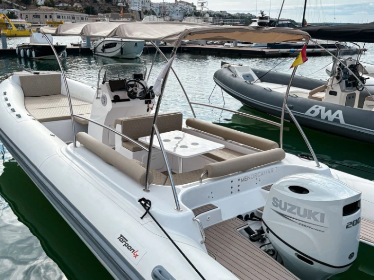 Location à Port Mahon - Tarpon Luxe 790 sur SamBoat