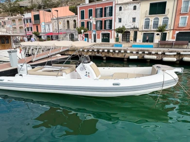 Tarpon Luxe 790 in Port Mahon on SamBoat