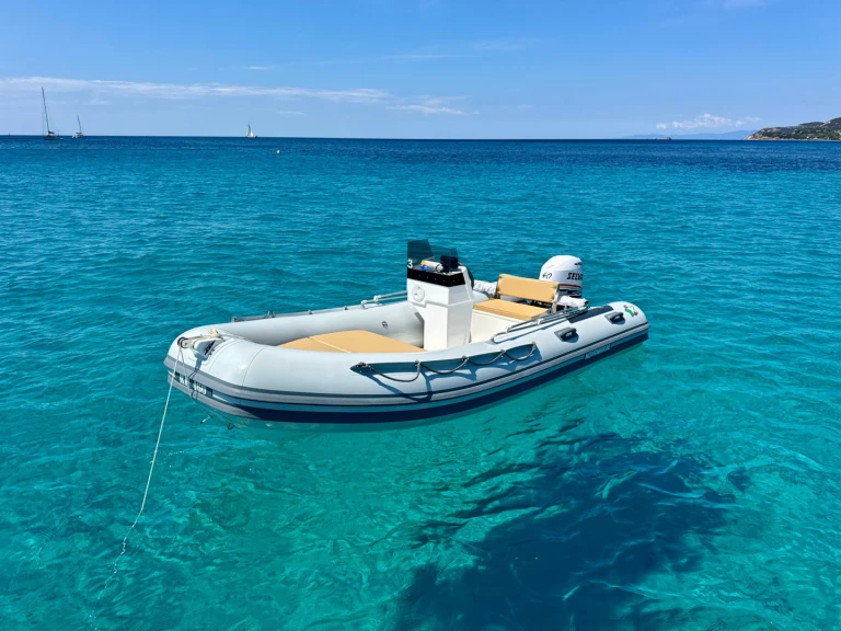 Location bateau Villasimius pas cher RH460