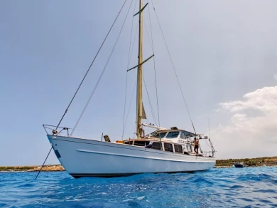 Charter a Sparkman-Stephens Classic in Xemxija on Samboat