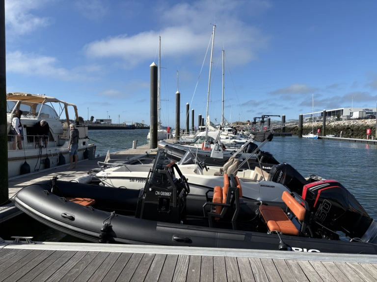 Louer Semi-rigide avec ou sans skipper Brig à Ouistreham