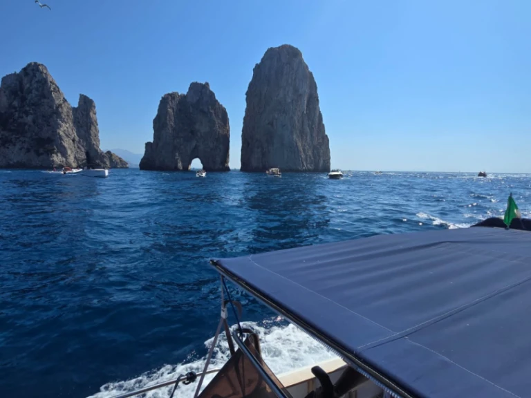 Louer Bateau à moteur avec ou sans skipper Mano Marine à Castellammare di Stabia
