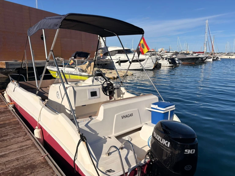 Location Bateau à moteur Remus avec permis