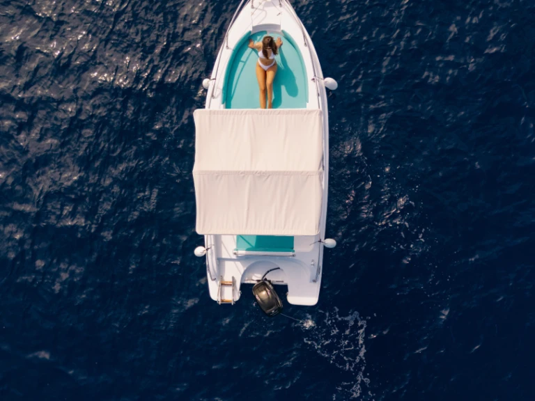 Louer Bateau à moteur avec ou sans skipper blumax 19 pro à Taormina