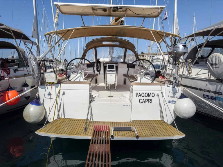 Jeanneau Sun Odyssey 449 a louer à Pula