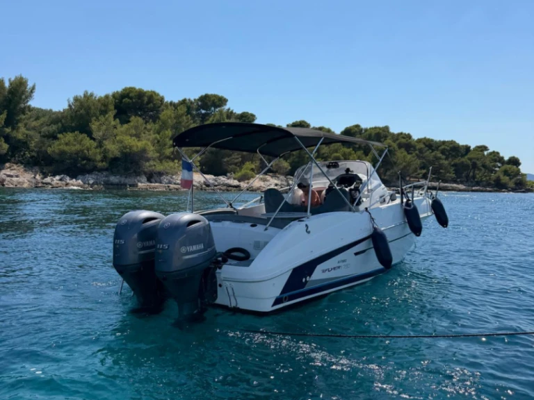 Bateau à moteur à louer à Mandelieu-la-Napoule au meilleur prix