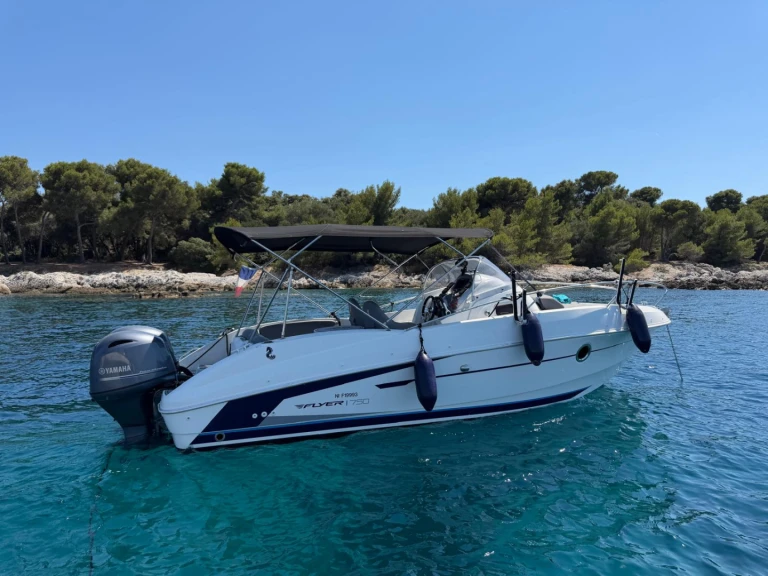 Location à Mandelieu-la-Napoule - Bénéteau Flyer 750 Sun Deck sur SamBoat