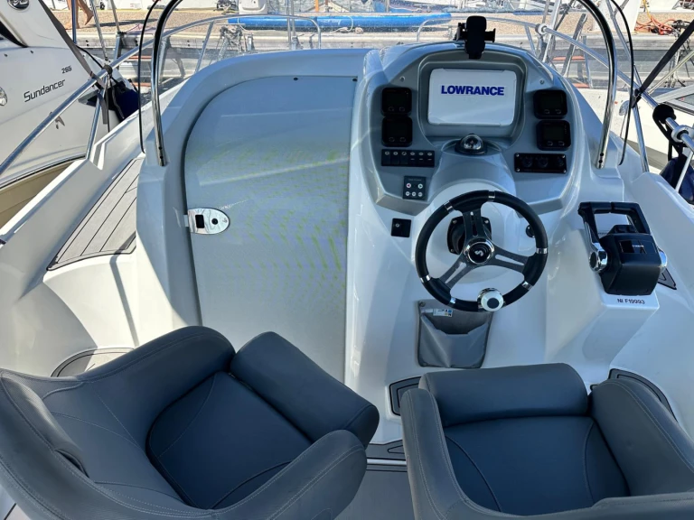 Louer Bateau à moteur avec ou sans skipper Bénéteau à Mandelieu-la-Napoule