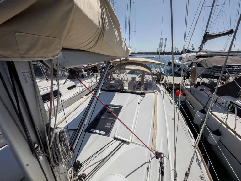 Location bateau Jeanneau Sun Odyssey 449 à Pula sur Samboat