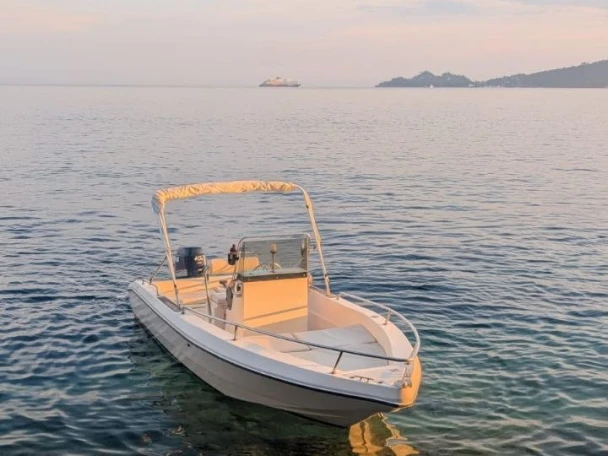 Louez un Capelli Cap16 à Porto Turistico Internazionale Di Rapallo
