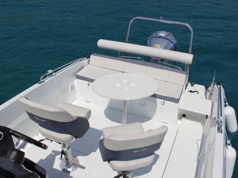 Location bateau Quicksilver Activ 605 Open Pack Sport à Marseille sur Samboat