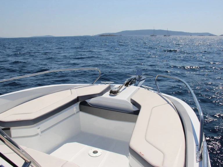 Louer Bateau à moteur avec ou sans skipper Quicksilver à Marseille