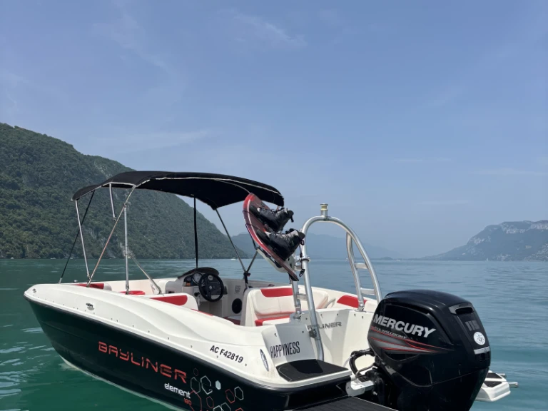 Location Bateau à moteur Bayliner avec permis