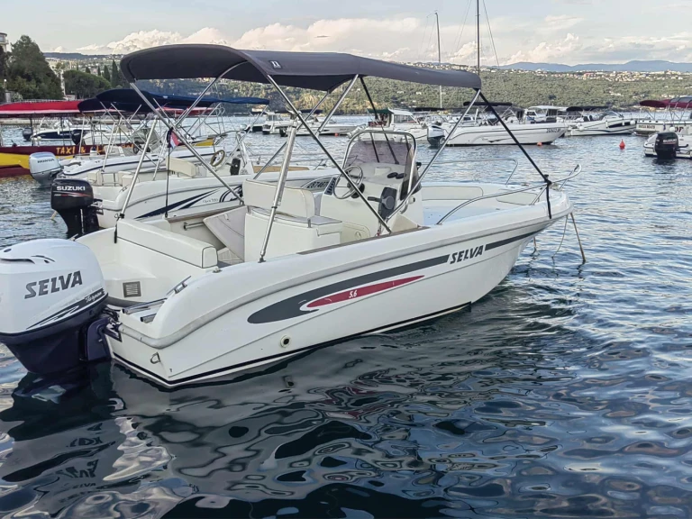 Louer Bateau à moteur avec ou sans skipper Selva à Opatija