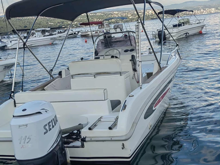 Location Bateau à moteur Selva avec permis