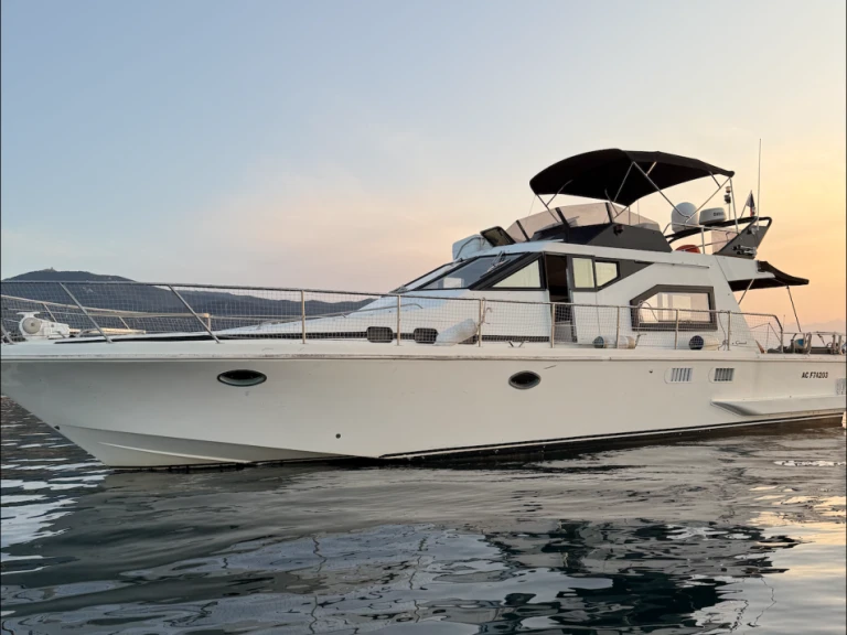 Location Bateau à moteur Guy Couach avec permis