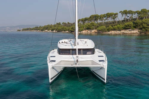 Location Catamaran Fountaine Pajot avec permis