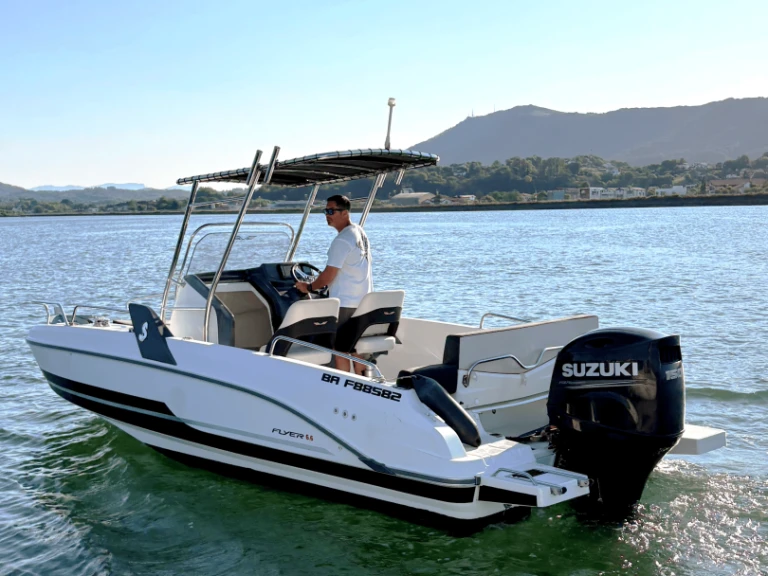 Location bateau Bénéteau Flyer 6.6 SPACEdeck à Hendaye sur Samboat