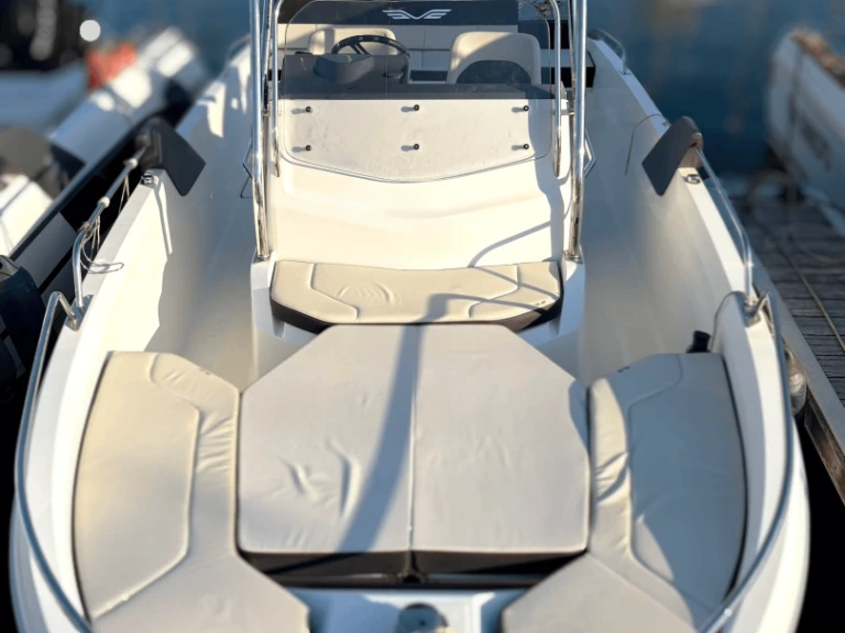 Louer Bateau à moteur avec ou sans skipper Bénéteau à Hendaye