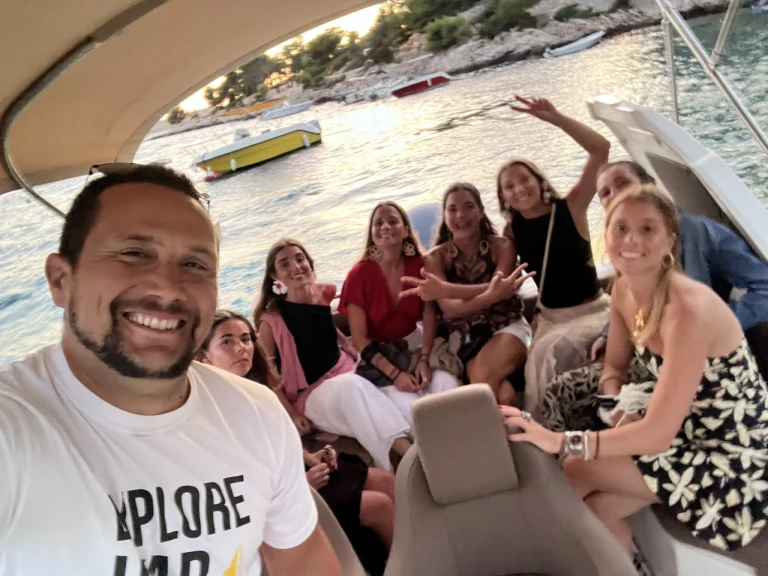 Location Bateau à moteur Aquamax avec permis