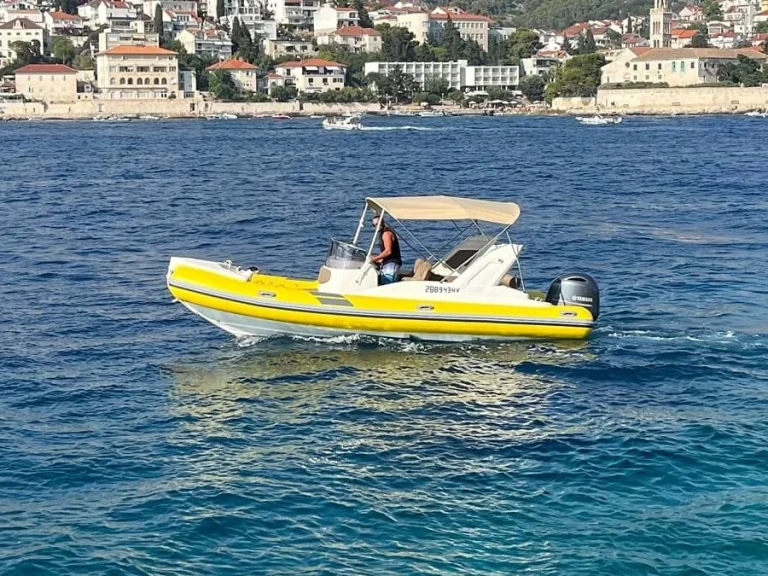Location Bateau à moteur à Hvar - Aquamax B23F