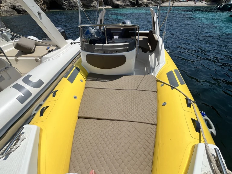 Location bateau Aquamax B23F à Hvar sur Samboat