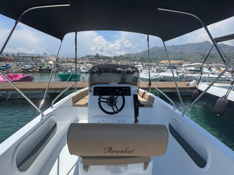 Location Bateau à moteur à Giardini-Naxos - Aquabat Sport Line 19
