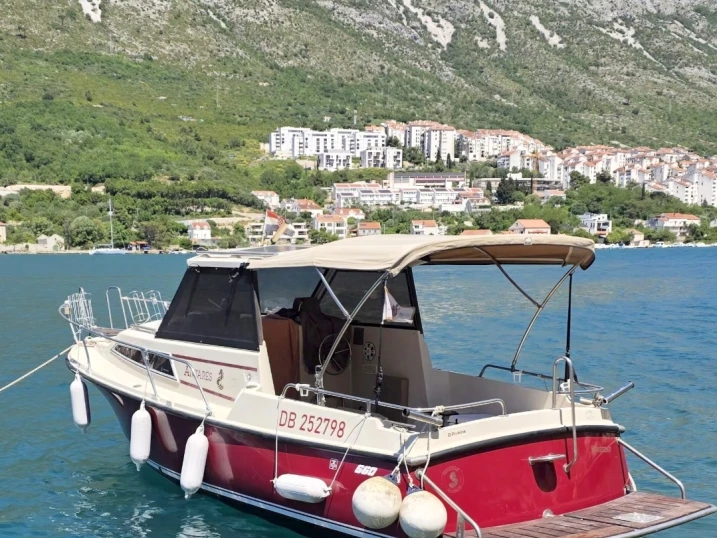 Louez un Bénéteau Antares 660 à Dubrovnik