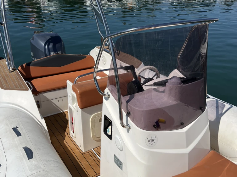 Location Semi-rigide à Marseille - Capelli Tempest 700