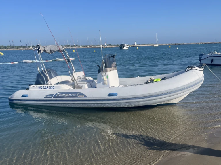 Location bateau Port-Camargue pas cher Tempest 626