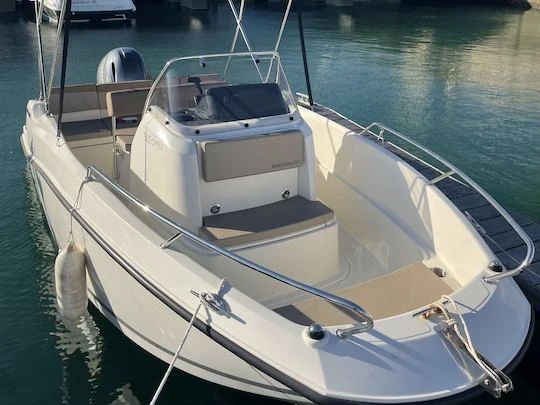 Louer Bateau à moteur avec ou sans skipper Quicksilver à Marseille