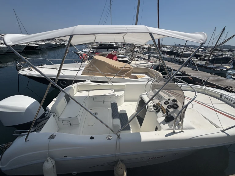 Bateau à moteur à louer à Sainte-Maxime au meilleur prix
