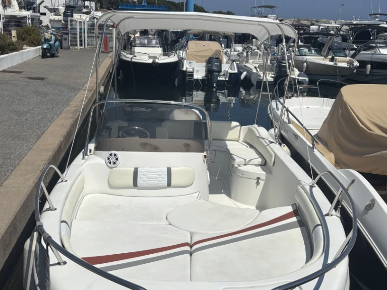 Location à Sainte-Maxime - Selva Selva D 6.6 C sur SamBoat