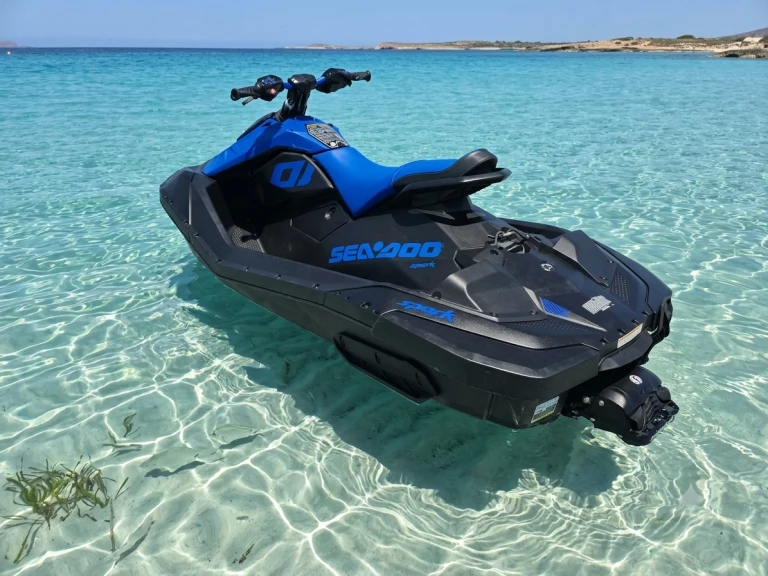 Location bateau Marina Ibiza pas cher Spark Trixx