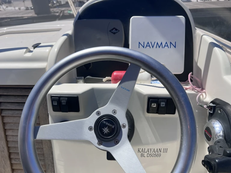 Louer Bateau à moteur avec ou sans skipper Jeanneau à Les Issambres