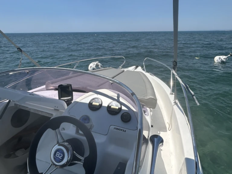 Location bateau B2 Marine 572 DC à Le Cap d'Agde sur Samboat
