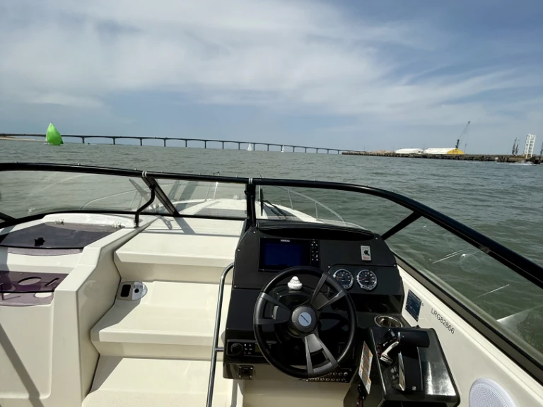 Louez un Quicksilver Activ 805 Cruiser à La Rochelle