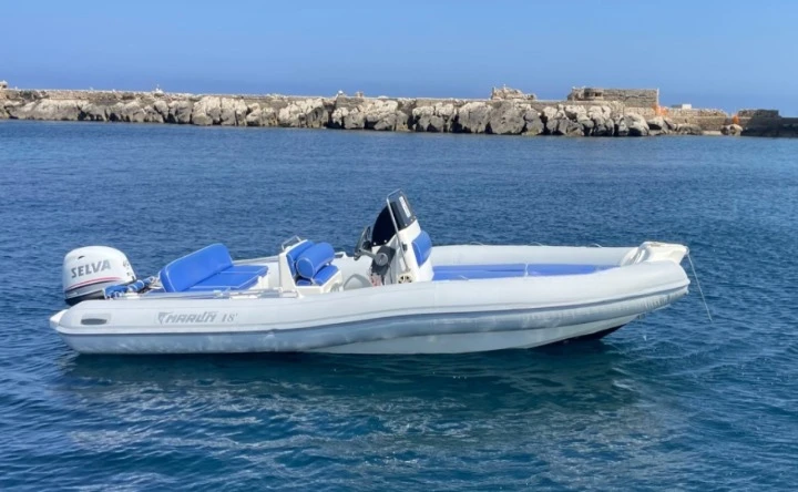 Location Semi-rigide Marlin Boat avec permis