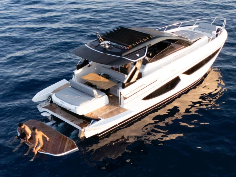 Location à Giardini-Naxos - FIM REGINA 440 sur SamBoat